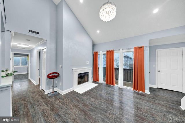 914 ASPEN DR, Plainsboro, NJ 08536