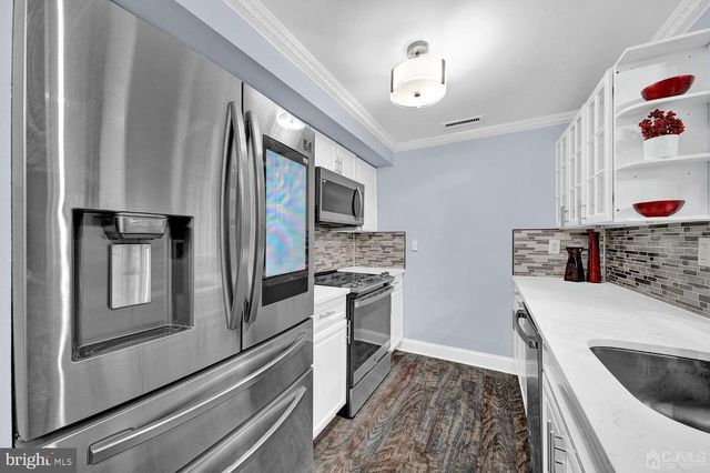 914 ASPEN DR, Plainsboro, NJ 08536
