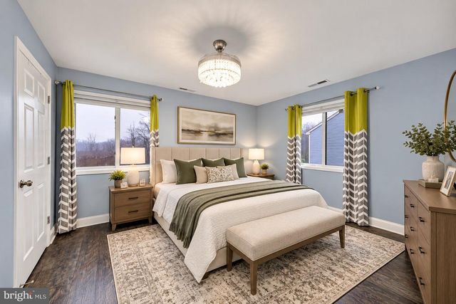 914 ASPEN DR, Plainsboro, NJ 08536