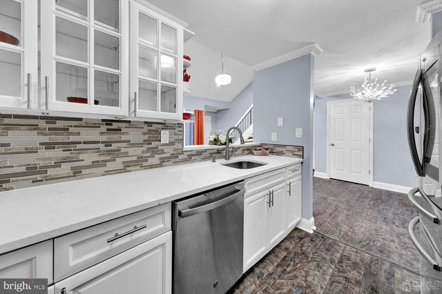 914 ASPEN DR, Plainsboro, NJ 08536