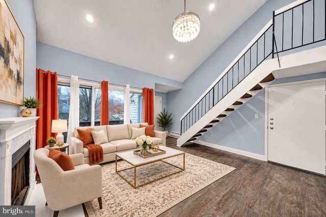 914 ASPEN DR, Plainsboro, NJ 08536