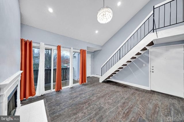 914 ASPEN DR, Plainsboro, NJ 08536