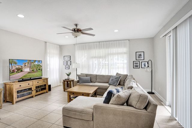 8876 Sandy Crest Lane, Boynton Beach, FL 33473