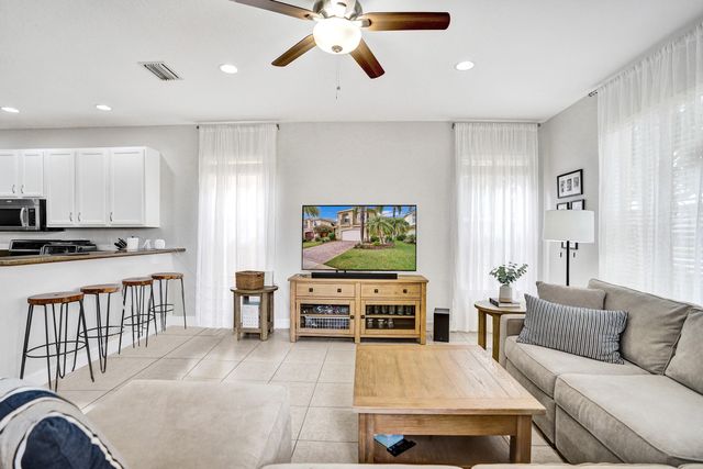 8876 Sandy Crest Lane, Boynton Beach, FL 33473