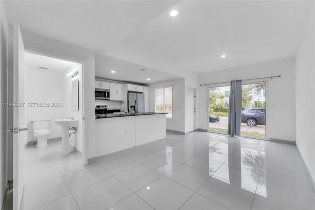 25936 SW 139th Path, Homestead, FL 33032