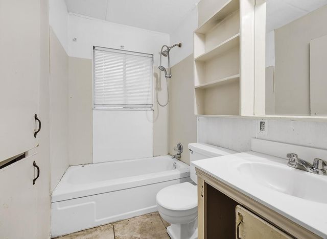 224 Shellwood Drive, Wake Village, TX 75501