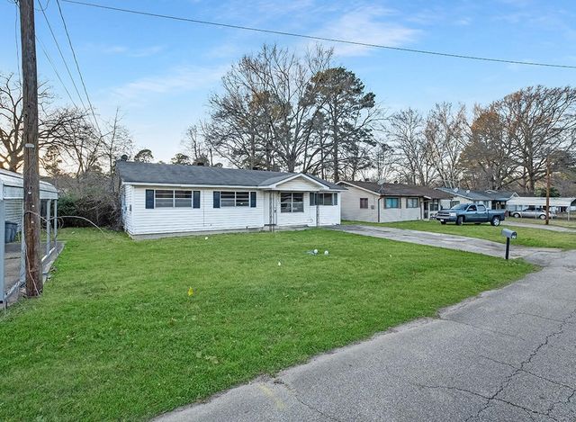 224 Shellwood Drive, Wake Village, TX 75501