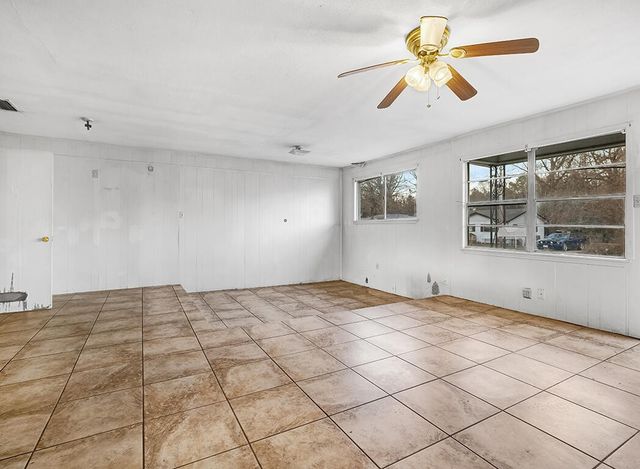 224 Shellwood Drive, Wake Village, TX 75501