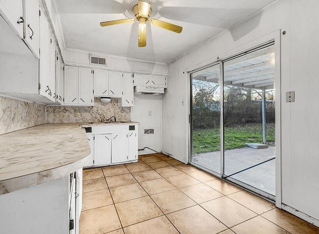 224 Shellwood Drive, Wake Village, TX 75501