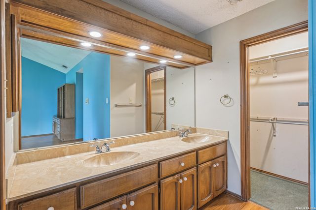 2823 BURNT OAK ST, San Antonio, TX 78232