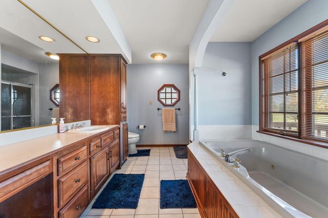 242 Golfview Drive, Schererville, IN 46375