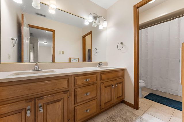 242 Golfview Drive, Schererville, IN 46375