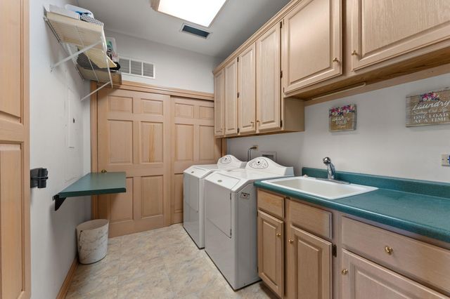 242 Golfview Drive, Schererville, IN 46375