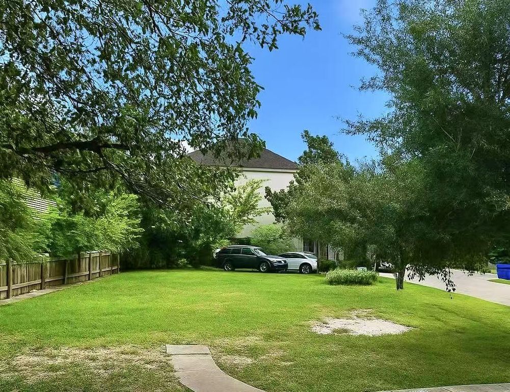 5219 Schuler Street, Houston, TX 77007