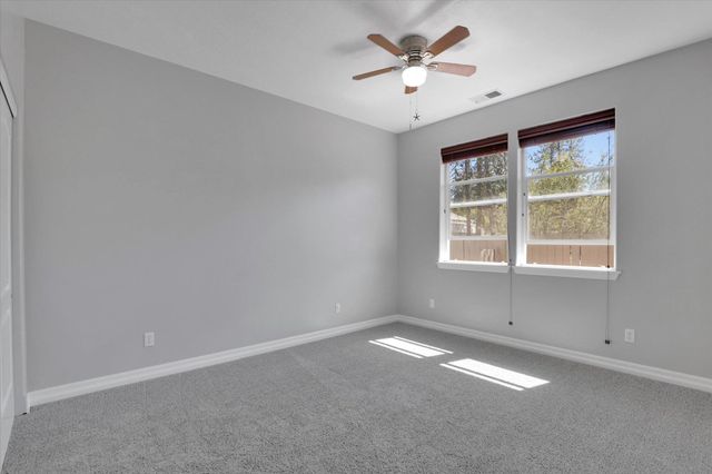 125 E Franklin Dr, Nine Mile Falls, WA 99026