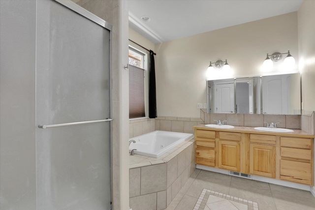 125 E Franklin Dr, Nine Mile Falls, WA 99026