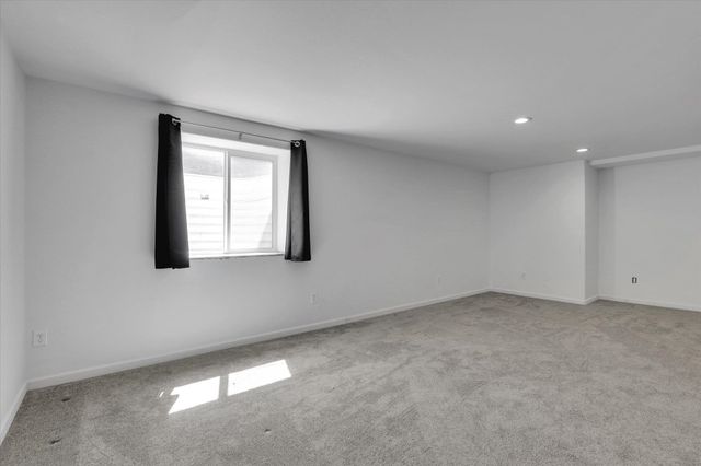 125 E Franklin Dr, Nine Mile Falls, WA 99026