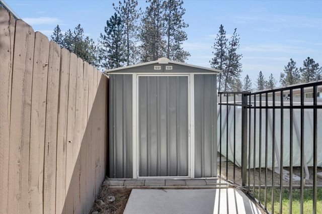 125 E Franklin Dr, Nine Mile Falls, WA 99026