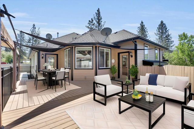 125 E Franklin Dr, Nine Mile Falls, WA 99026