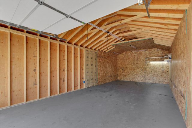 125 E Franklin Dr, Nine Mile Falls, WA 99026