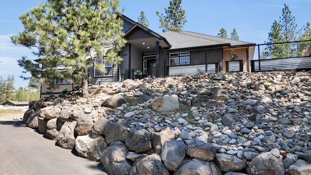 125 E Franklin Dr, Nine Mile Falls, WA 99026