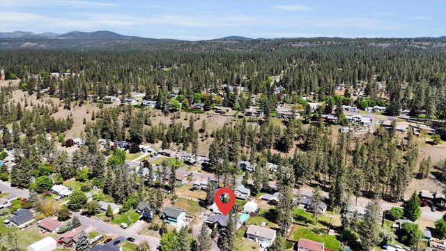 125 E Franklin Dr, Nine Mile Falls, WA 99026