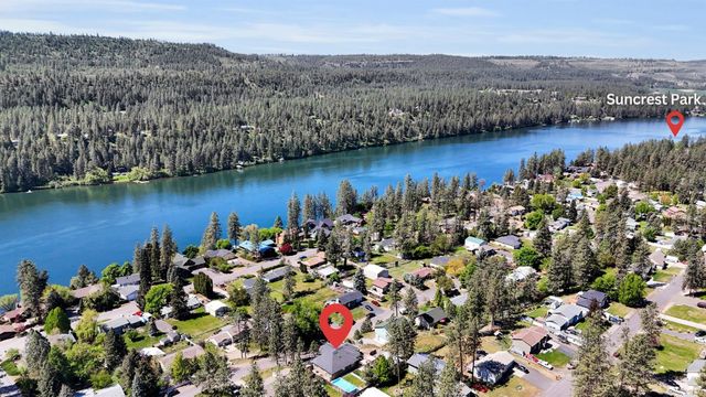 125 E Franklin Dr, Nine Mile Falls, WA 99026