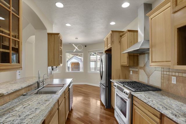 125 E Franklin Dr, Nine Mile Falls, WA 99026