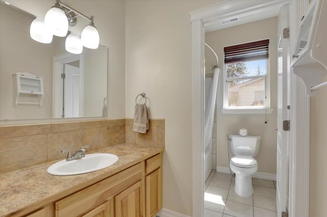 125 E Franklin Dr, Nine Mile Falls, WA 99026