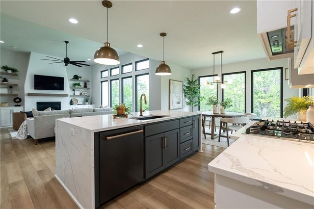 2021 NE Bluestone Drive, Lee's Summit, MO 64064