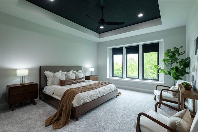2021 NE Bluestone Drive, Lee's Summit, MO 64064