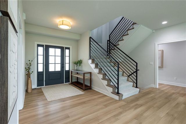 2021 NE Bluestone Drive, Lee's Summit, MO 64064