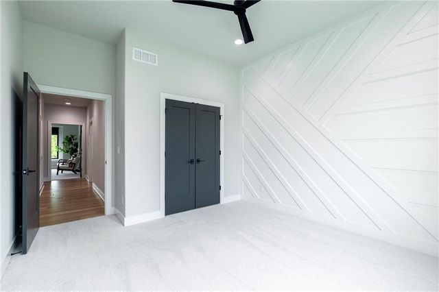 2021 NE Bluestone Drive, Lee's Summit, MO 64064