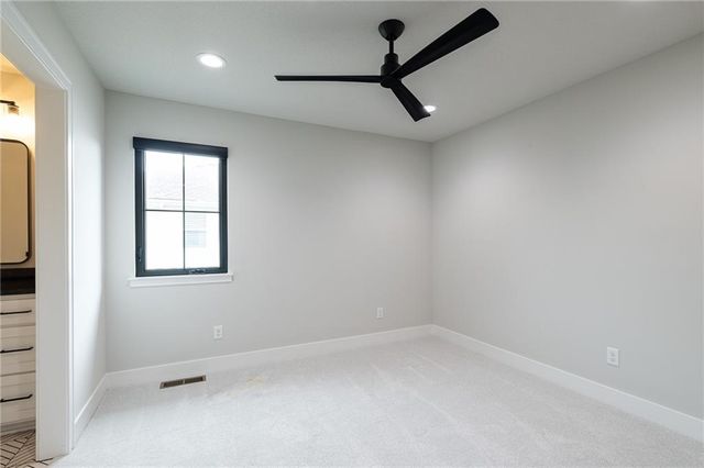 2021 NE Bluestone Drive, Lee's Summit, MO 64064