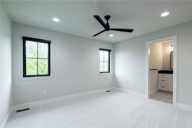 2021 NE Bluestone Drive, Lee's Summit, MO 64064