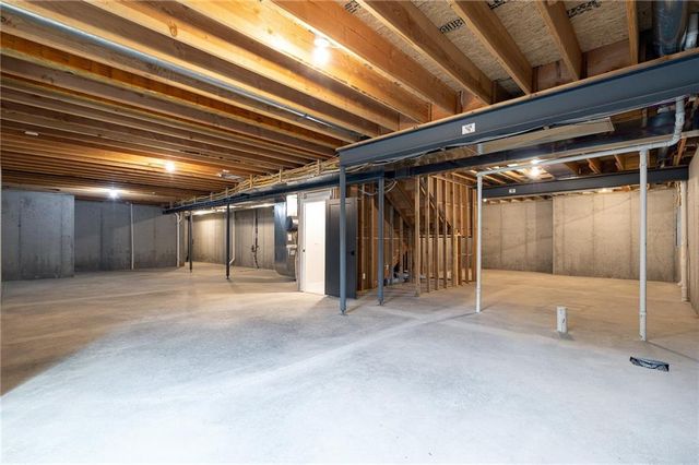 2021 NE Bluestone Drive, Lee's Summit, MO 64064