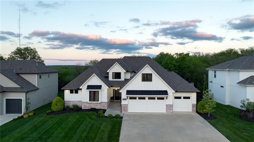 2021 NE Bluestone Drive, Lee's Summit, MO 64064