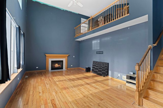 1917 W River Oaks Drive, Round Lake, IL 60073