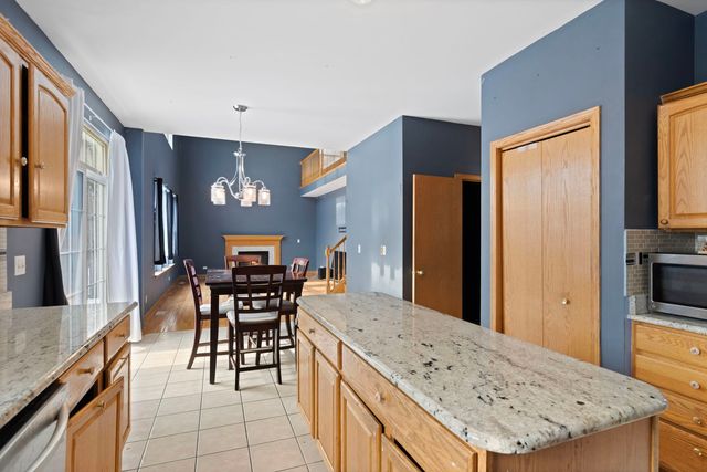 1917 W River Oaks Drive, Round Lake, IL 60073