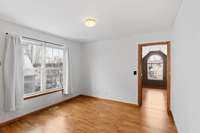 1917 W River Oaks Drive, Round Lake, IL 60073