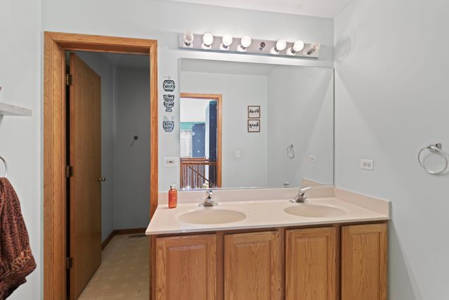 1917 W River Oaks Drive, Round Lake, IL 60073