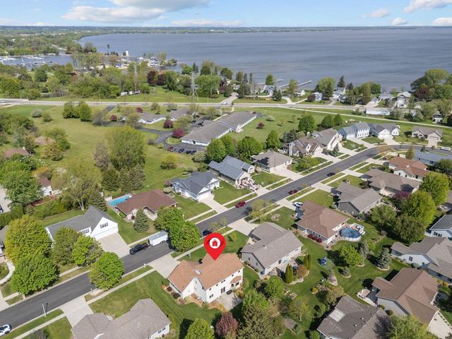 49 AURORA LANE, Fond Du Lac, WI 54935