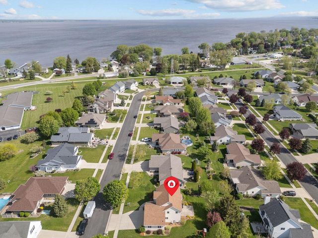 49 AURORA LANE, Fond Du Lac, WI 54935