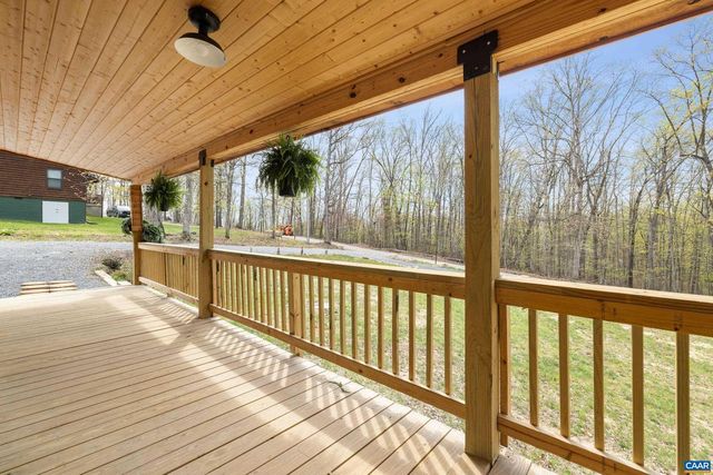 136 WILDWOOD LN, Shenandoah, VA 22849