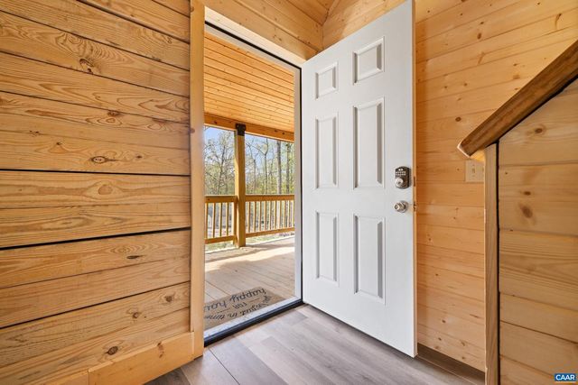 136 WILDWOOD LN, Shenandoah, VA 22849