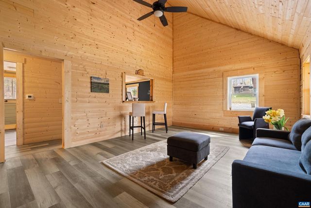 136 WILDWOOD LN, Shenandoah, VA 22849