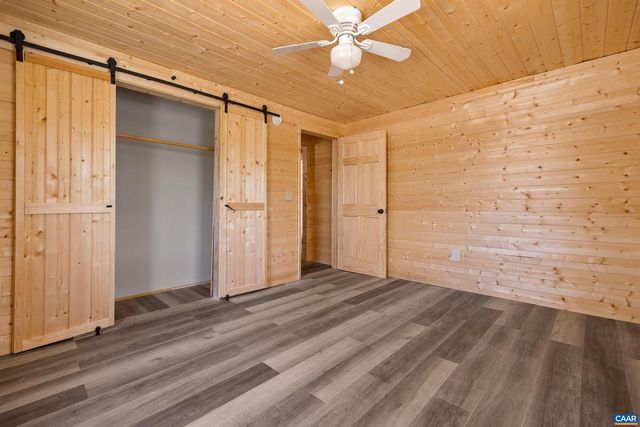 136 WILDWOOD LN, Shenandoah, VA 22849