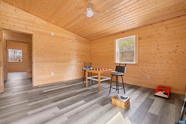 136 WILDWOOD LN, Shenandoah, VA 22849