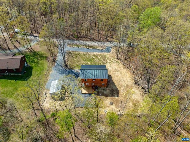 136 WILDWOOD LN, Shenandoah, VA 22849