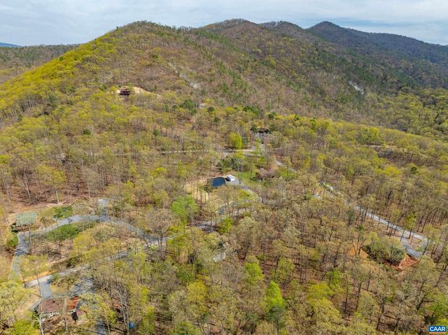 136 WILDWOOD LN, Shenandoah, VA 22849